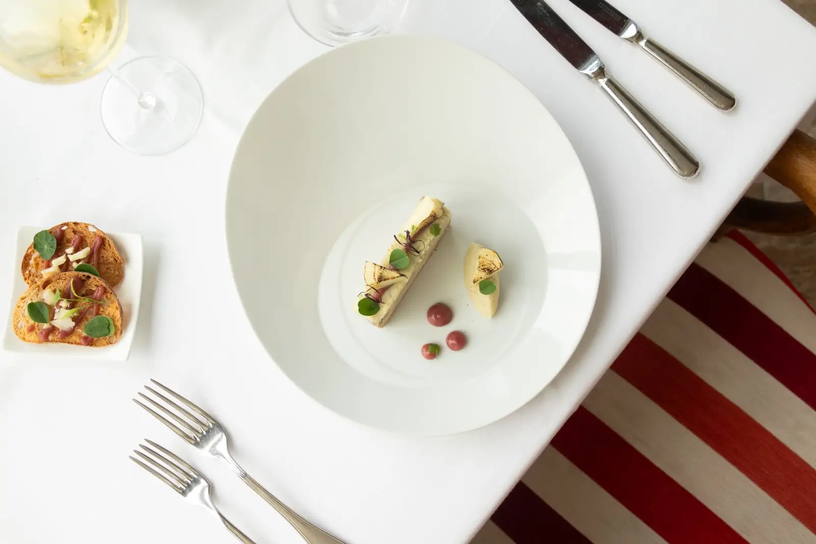 Fine dining at SorelviagrandCourt